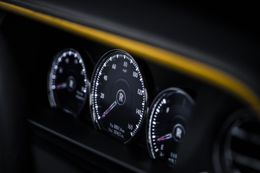 Панель приборов Rolls-Royce Cullinan Black Badge 2019 года  (UK) (фото 18 из 20)